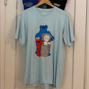Men’s Size Large Uniqlo x KAWS Sesame Street tee